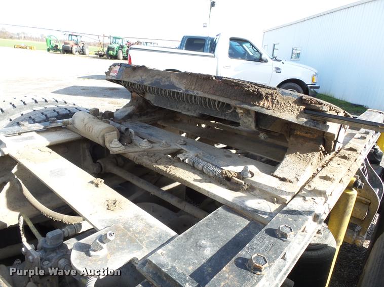 image for item K3420 2000 International 4900 semi truck