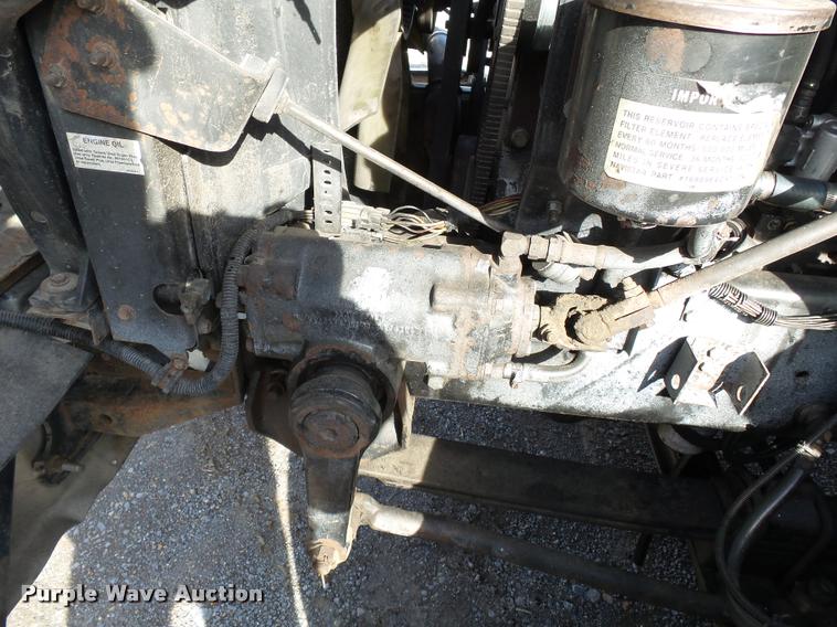 image for item K3420 2000 International 4900 semi truck