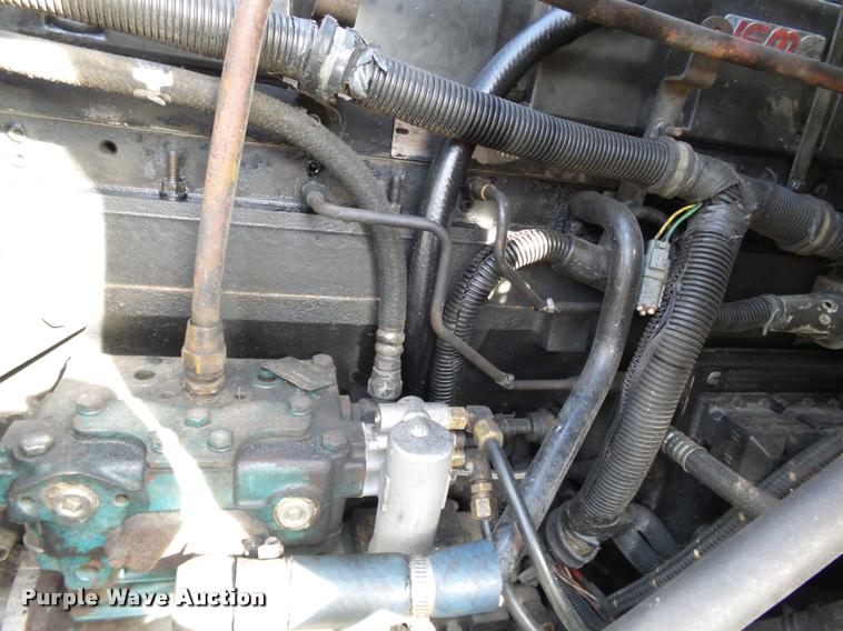 image for item K3420 2000 International 4900 semi truck