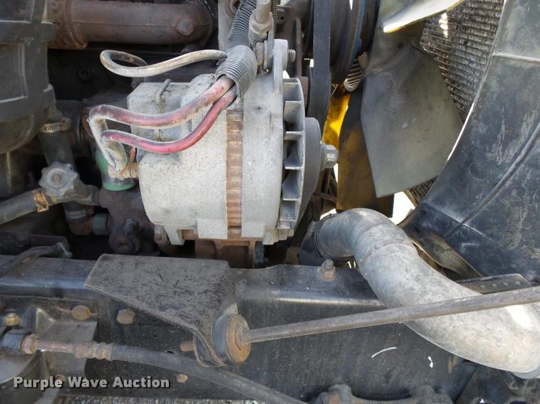 image for item K3420 2000 International 4900 semi truck