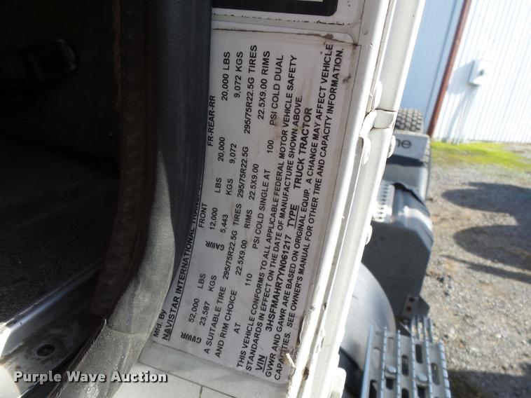 image for item K3420 2000 International 4900 semi truck