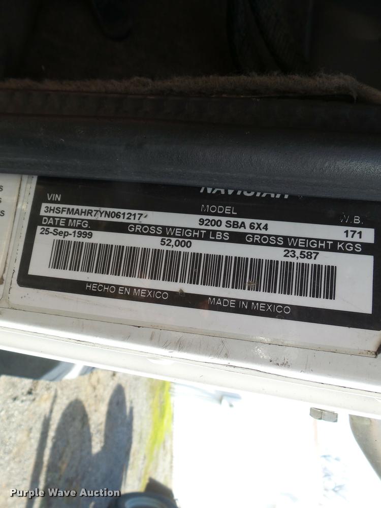 image for item K3420 2000 International 4900 semi truck