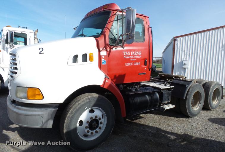 image for item K3421 2000 Sterling A9500 semi truck