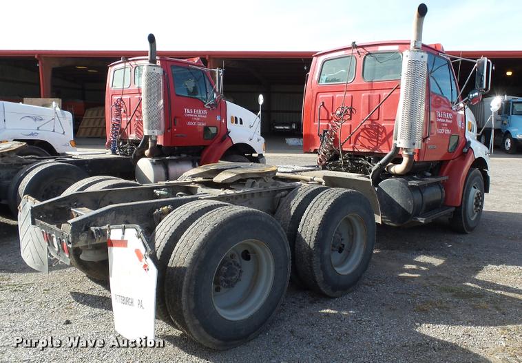 image for item K3421 2000 Sterling A9500 semi truck