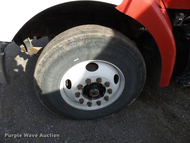 image for item K3421 2000 Sterling A9500 semi truck