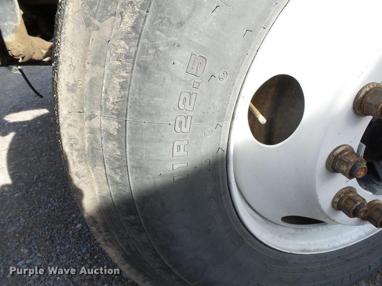 image for item K3421 2000 Sterling A9500 semi truck