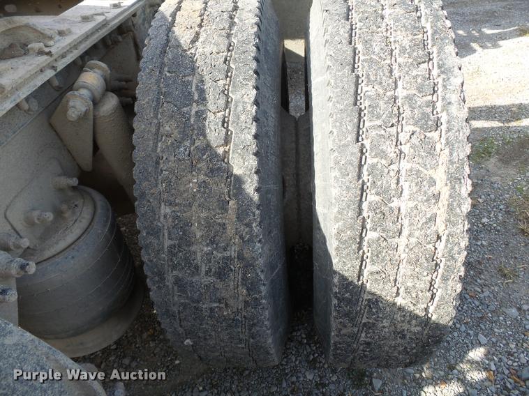 image for item K3421 2000 Sterling A9500 semi truck