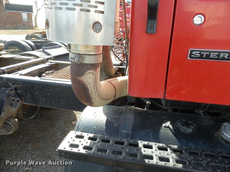 image for item K3421 2000 Sterling A9500 semi truck