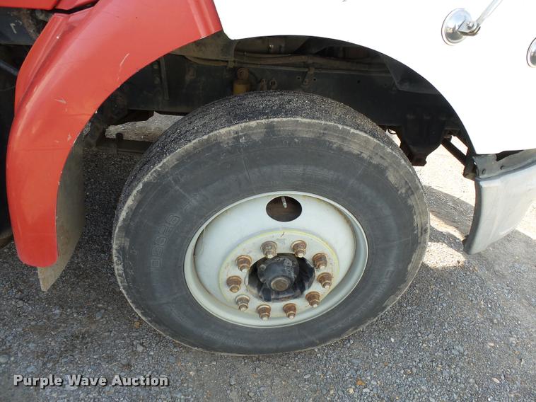 image for item K3421 2000 Sterling A9500 semi truck