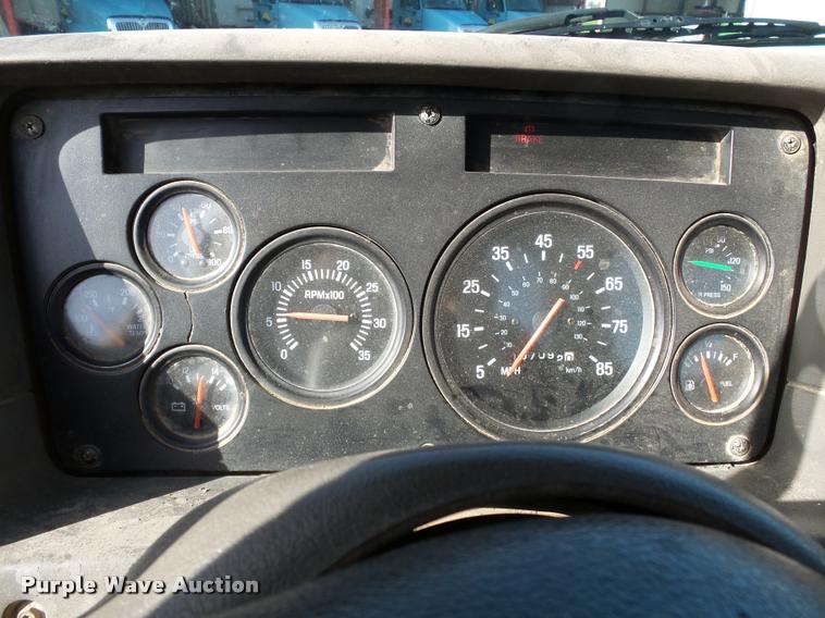 image for item K3421 2000 Sterling A9500 semi truck