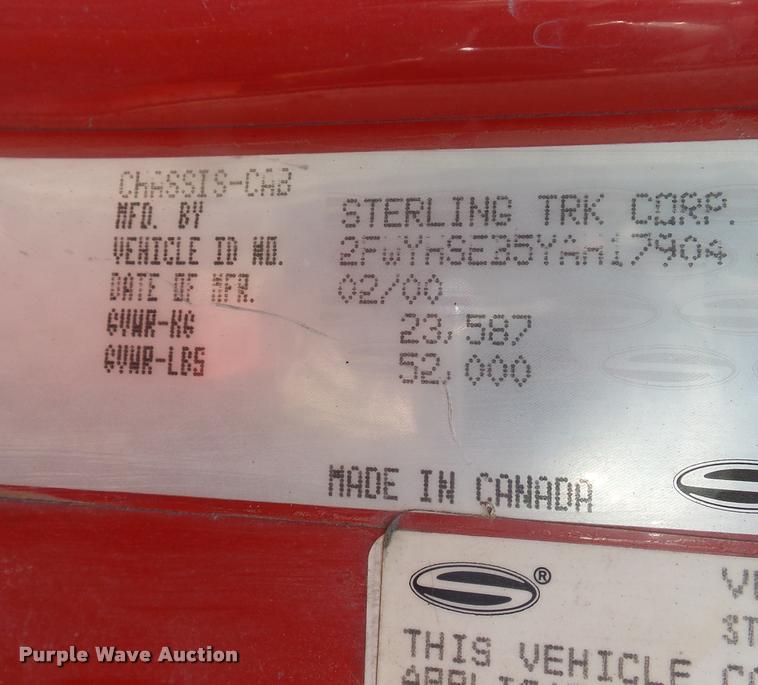 image for item K3421 2000 Sterling A9500 semi truck