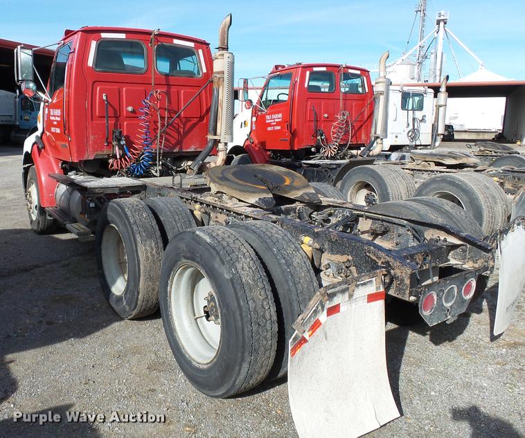 image for item K3422 2000 Sterling A9500 semi truck