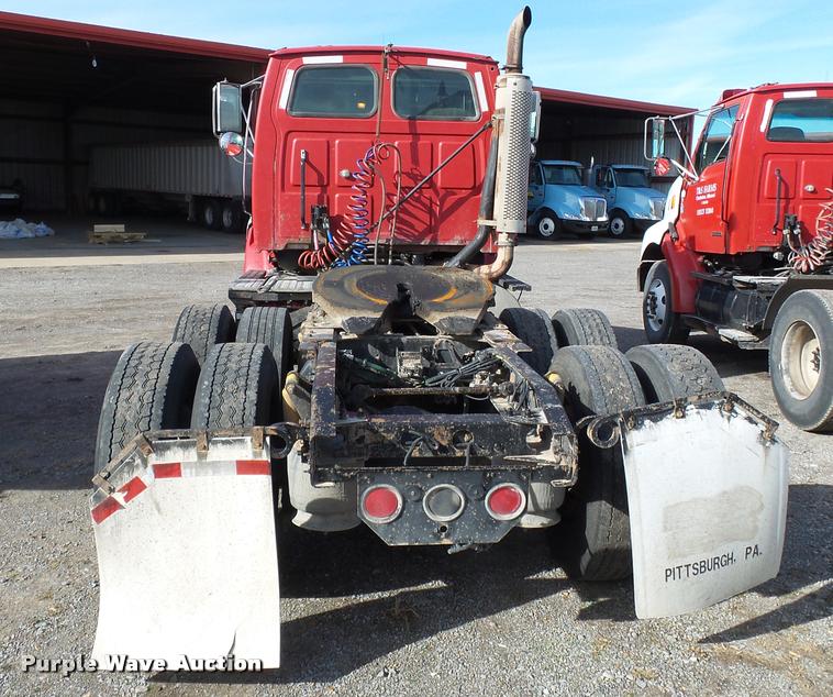 image for item K3422 2000 Sterling A9500 semi truck