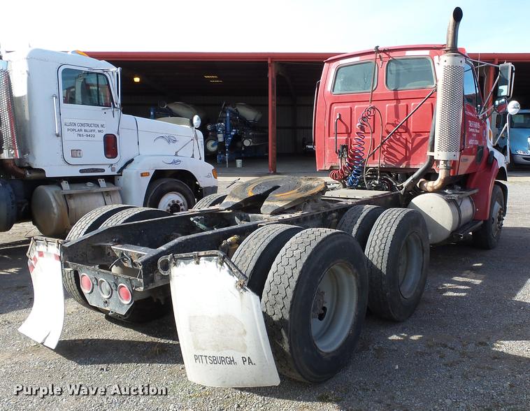 image for item K3422 2000 Sterling A9500 semi truck