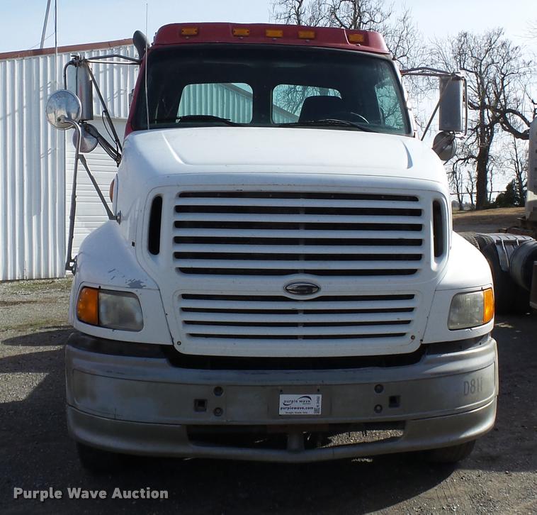 image for item K3422 2000 Sterling A9500 semi truck