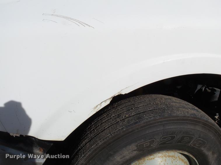 image for item K3422 2000 Sterling A9500 semi truck