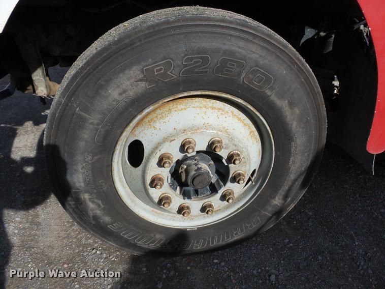 image for item K3422 2000 Sterling A9500 semi truck