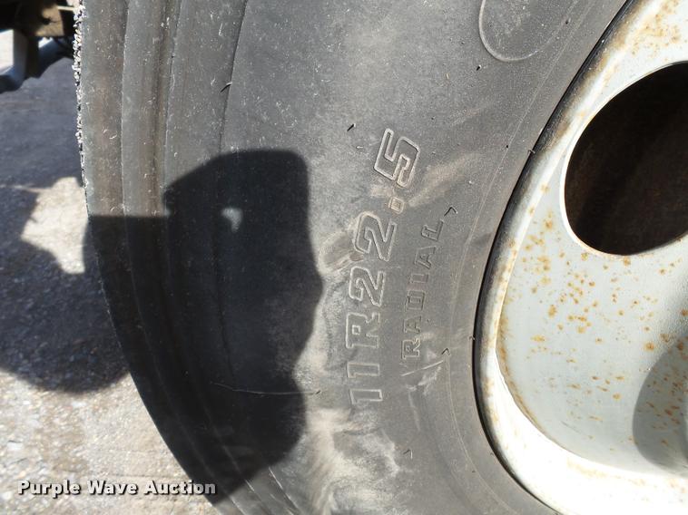 image for item K3422 2000 Sterling A9500 semi truck