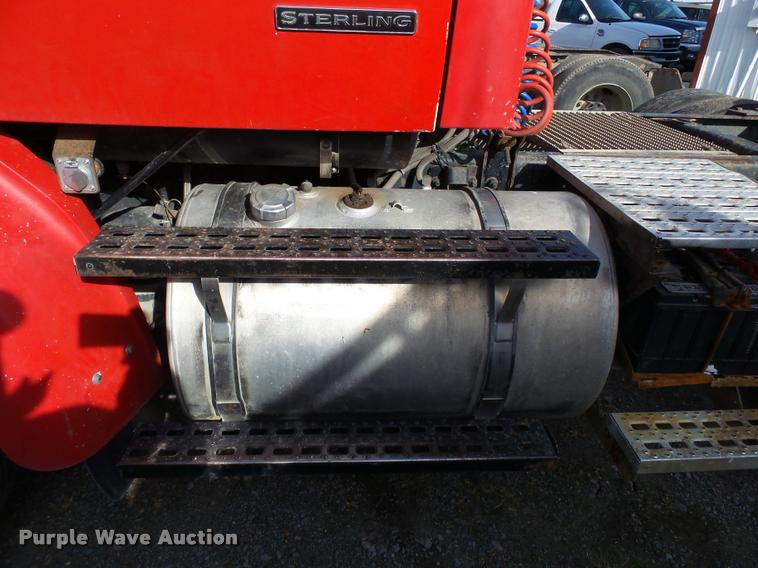 image for item K3422 2000 Sterling A9500 semi truck