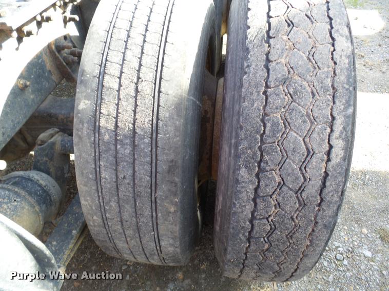 image for item K3422 2000 Sterling A9500 semi truck