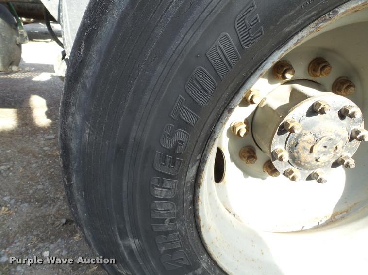 image for item K3422 2000 Sterling A9500 semi truck