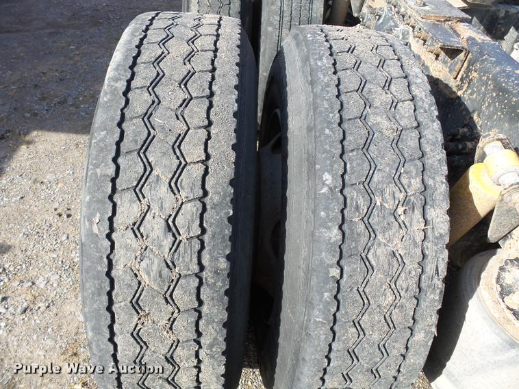 image for item K3422 2000 Sterling A9500 semi truck