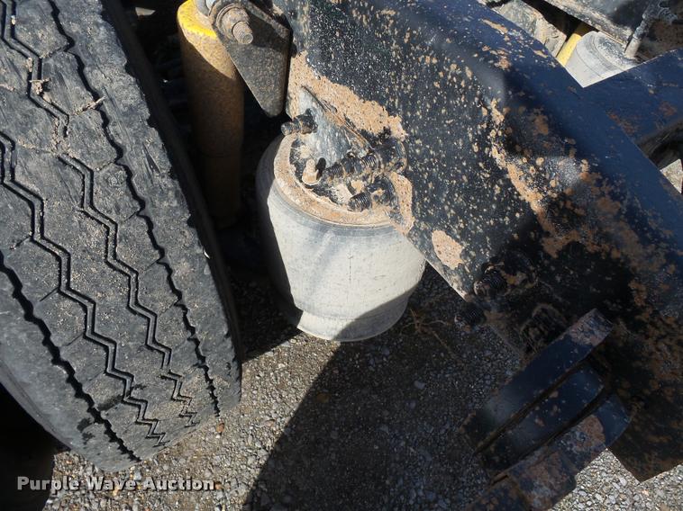 image for item K3422 2000 Sterling A9500 semi truck