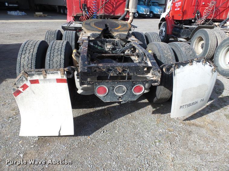 image for item K3422 2000 Sterling A9500 semi truck