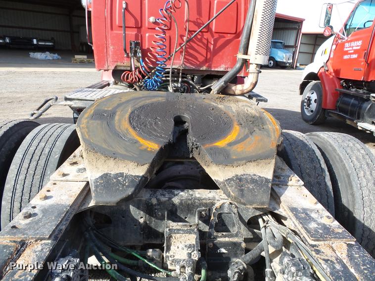 image for item K3422 2000 Sterling A9500 semi truck