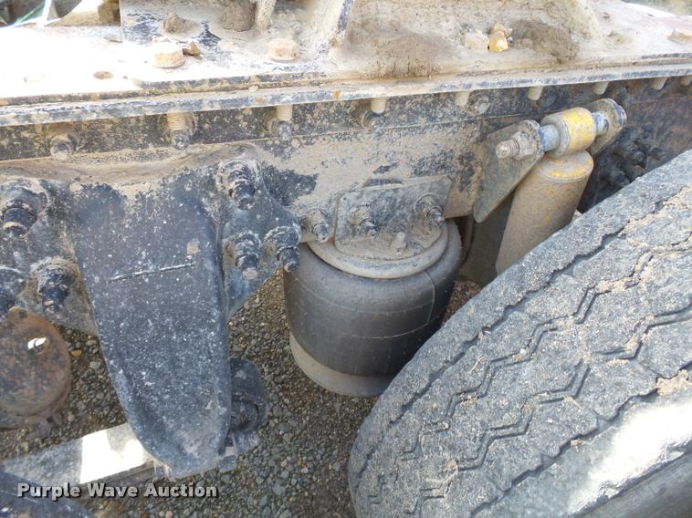 image for item K3422 2000 Sterling A9500 semi truck