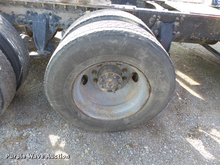 image for item K3422 2000 Sterling A9500 semi truck