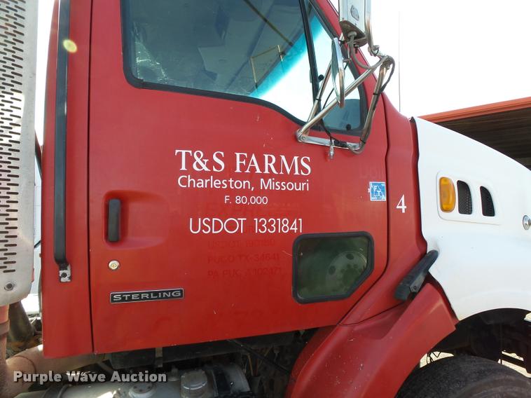 image for item K3422 2000 Sterling A9500 semi truck