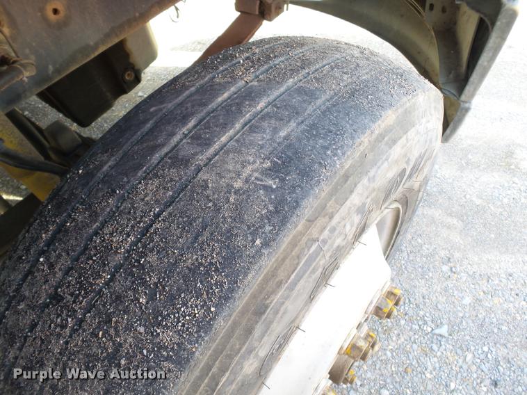 image for item K3422 2000 Sterling A9500 semi truck