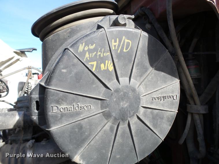 image for item K3422 2000 Sterling A9500 semi truck