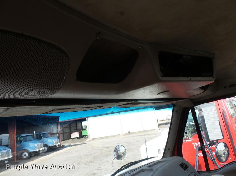 image for item K3422 2000 Sterling A9500 semi truck