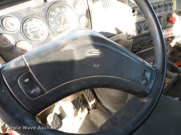 image for item K3422 2000 Sterling A9500 semi truck