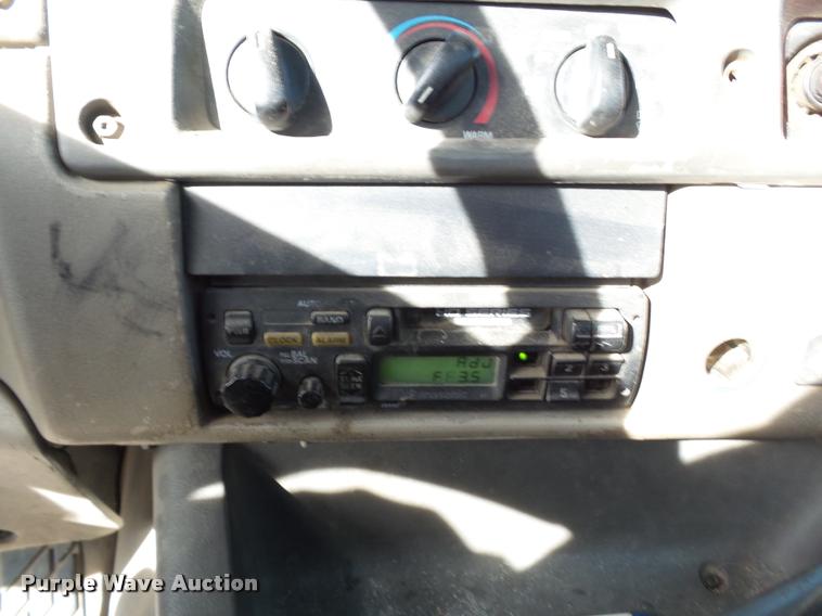 image for item K3422 2000 Sterling A9500 semi truck