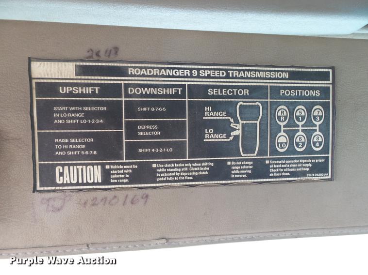 image for item K3422 2000 Sterling A9500 semi truck