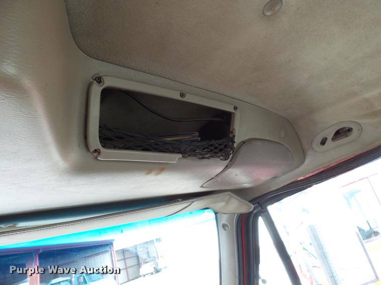 image for item K3422 2000 Sterling A9500 semi truck