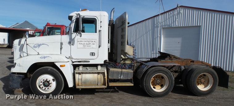 image for item K3423 1993 Freightliner FLD semi truck
