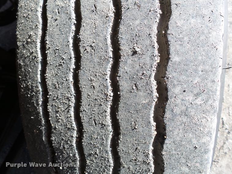 image for item K3423 1993 Freightliner FLD semi truck