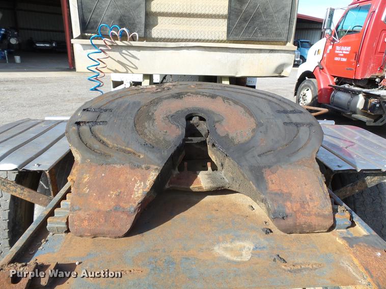 image for item K3423 1993 Freightliner FLD semi truck