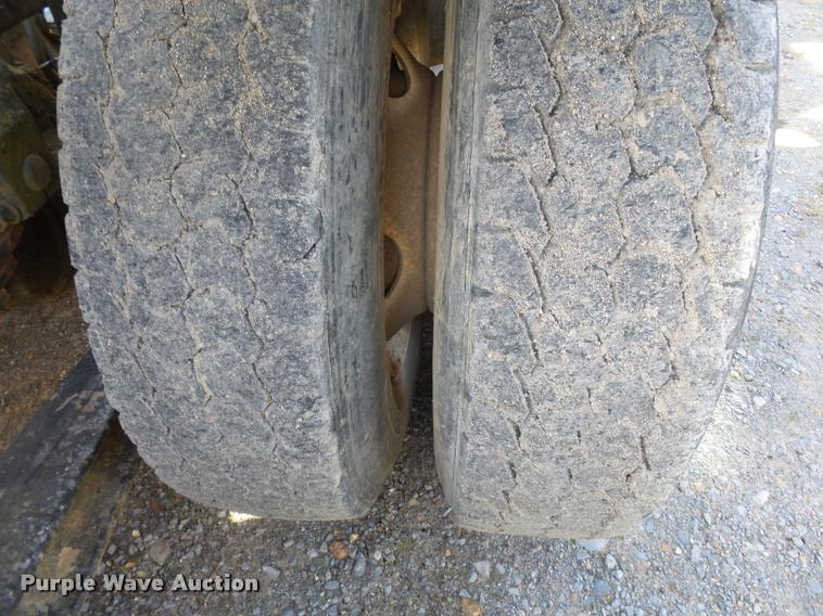 image for item K3423 1993 Freightliner FLD semi truck