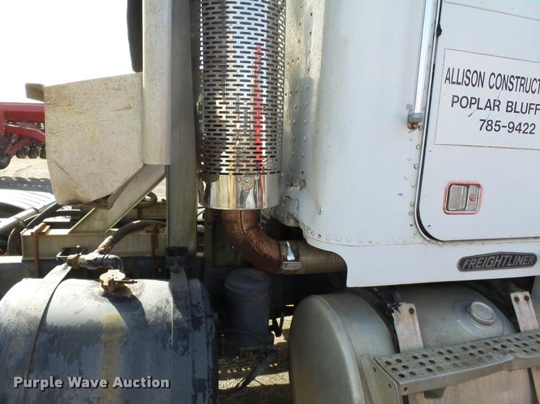 image for item K3423 1993 Freightliner FLD semi truck