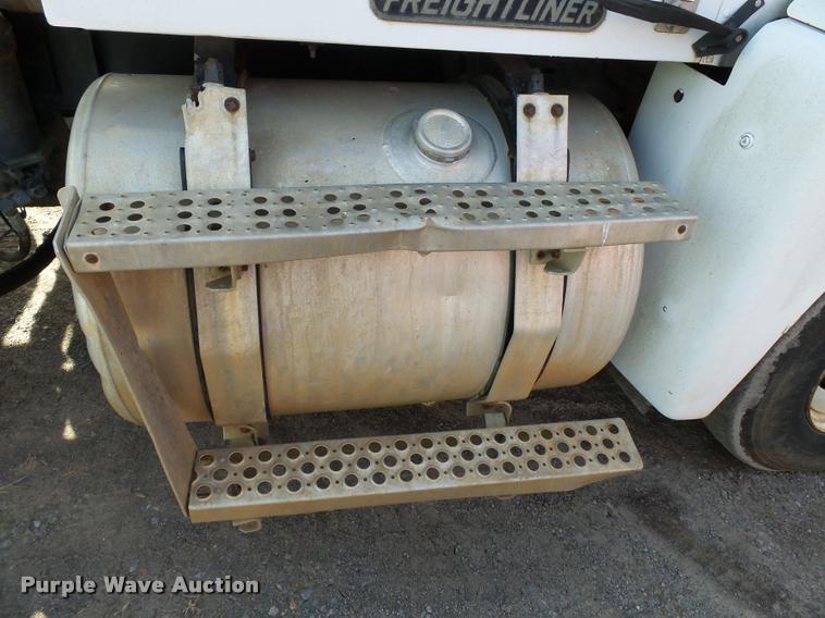 image for item K3423 1993 Freightliner FLD semi truck