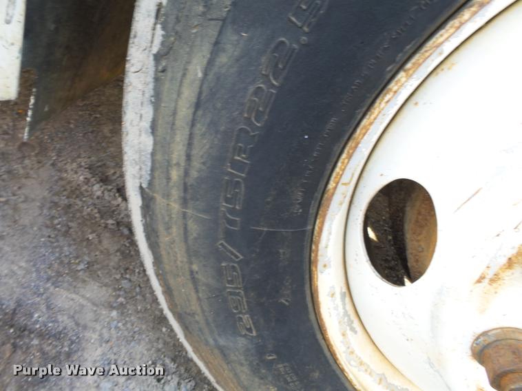 image for item K3423 1993 Freightliner FLD semi truck