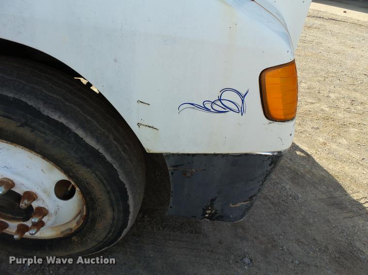 image for item K3423 1993 Freightliner FLD semi truck