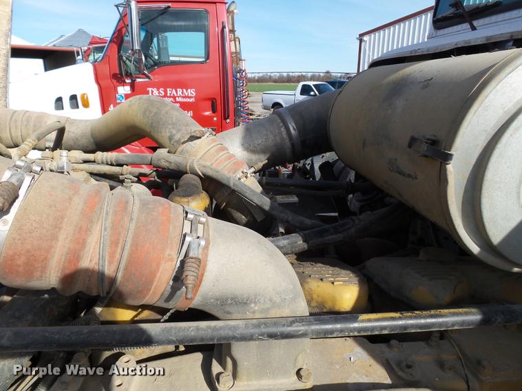 image for item K3423 1993 Freightliner FLD semi truck