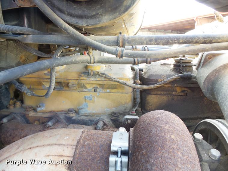 image for item K3423 1993 Freightliner FLD semi truck