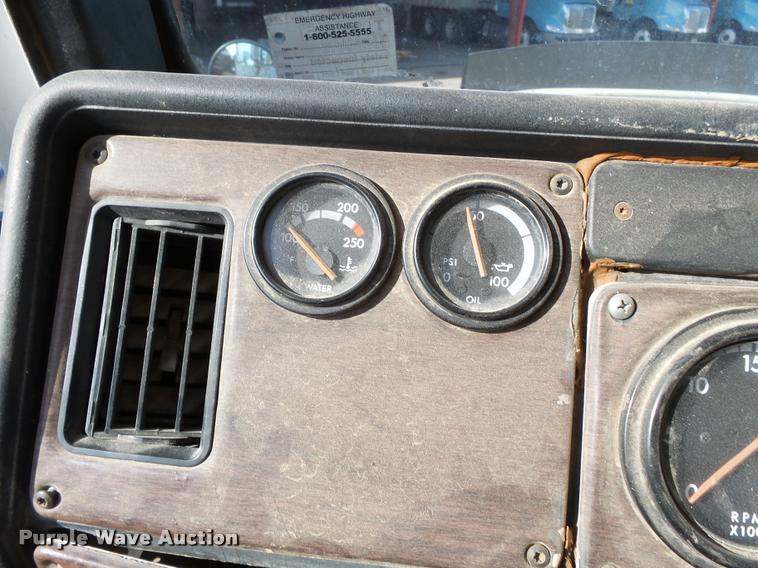 image for item K3423 1993 Freightliner FLD semi truck